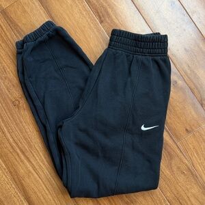 Nike Sportswear Essential Collection Women’s Fleece Pants